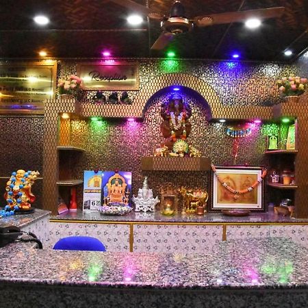 Gayathri Stay Kanchipuram Bagian luar foto