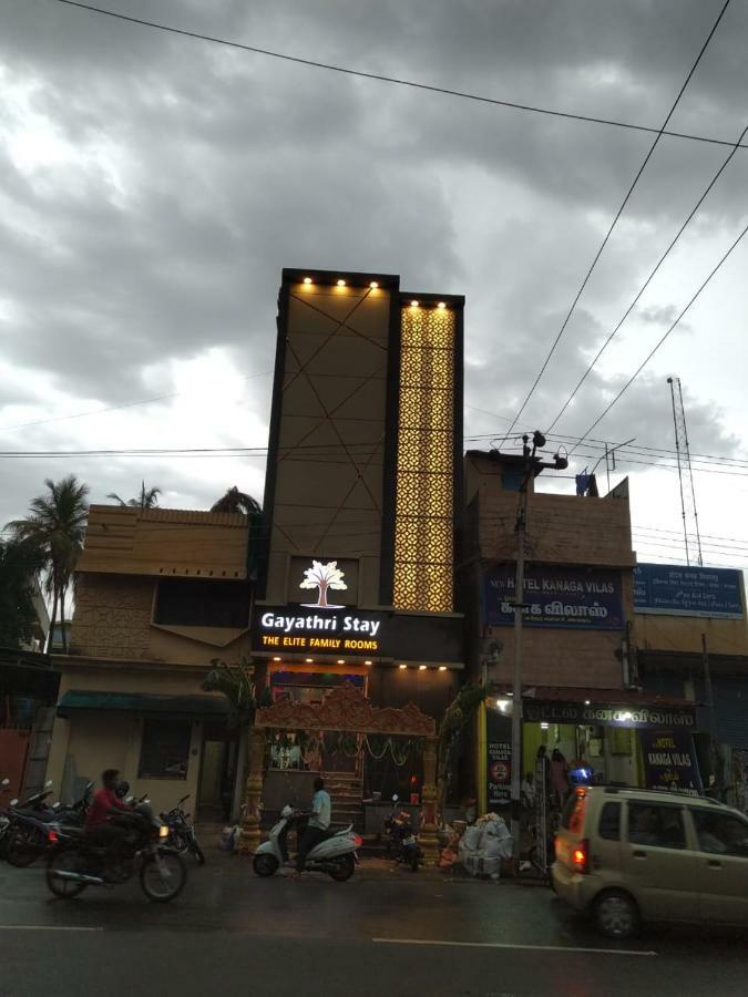 Gayathri Stay Kanchipuram Bagian luar foto