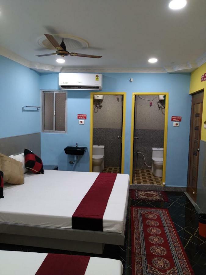 Gayathri Stay Kanchipuram Bagian luar foto
